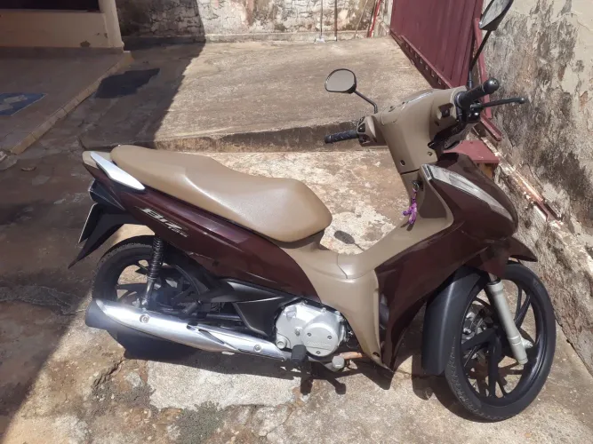 Honda biz 125 flex 2022 toda original 15779 km único dono IPVA pago 2025
