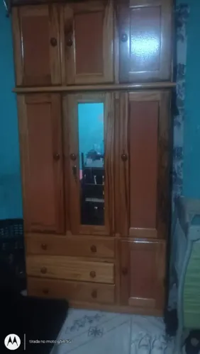 Guarda roupa semi novo 3 portas