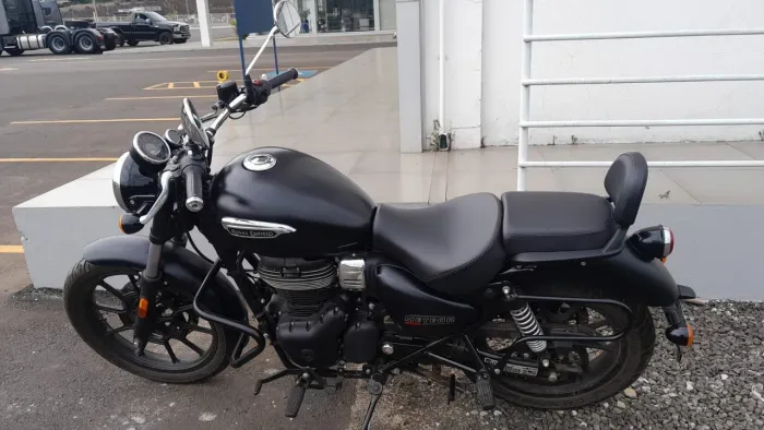 Royal Enfield Meteor 350 Impecável