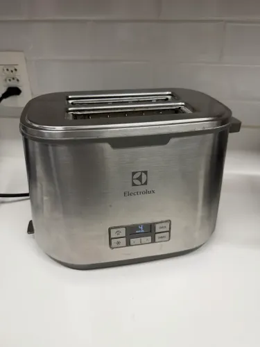 Torradeira Electrolux Expressionist top50 com display