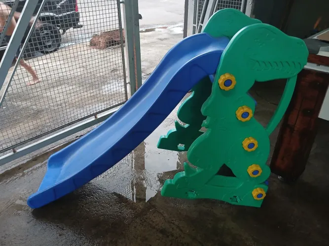 Escorregador infantil
