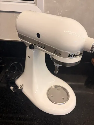 Batedeira KitchenAid Classic Branca + 3 Batedores (Tigela Inox) 