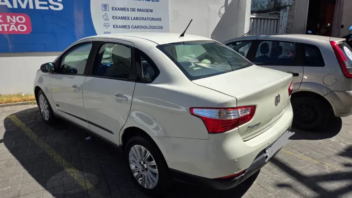 Fiat Grand Siena Essence 1.6 Flex 16V 2015