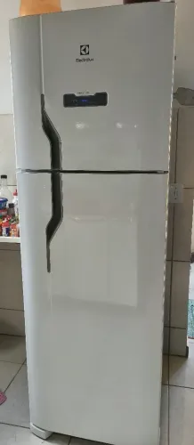 Vendo Geladeira Electrolux Frost Free 371L Drink Express Duplex