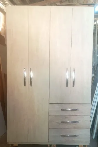Guarda roupa casal 4 portas 3 gavetas 