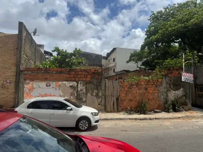 Terreno em Pituaçu pertinho do parque e orla de Pituaçu.