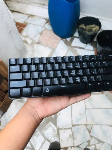 Teclado G2 MINI EM ÓTIMAS CONDIÇÕES USEI SÓ POR 4 messes 