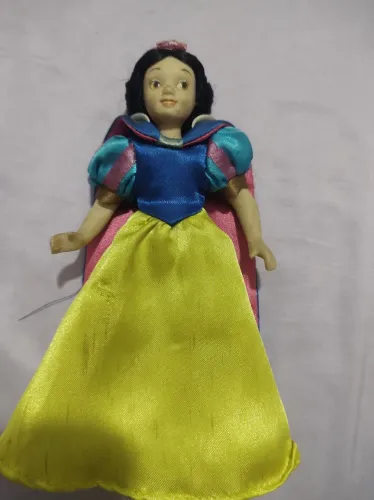 Boneca de porcelana branca de neve - coleção princesas disney