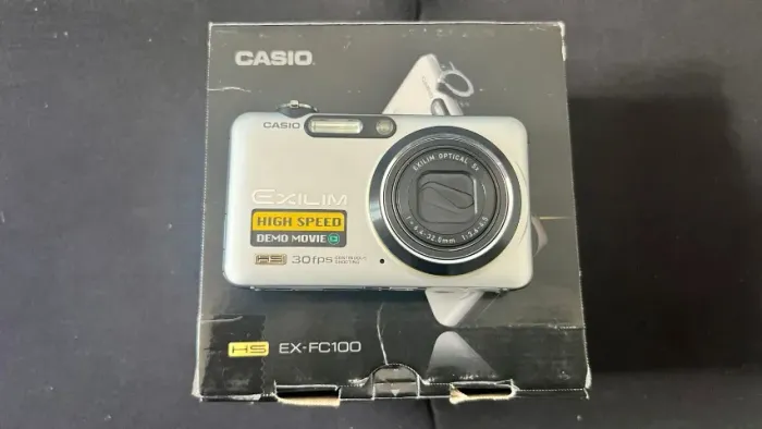 Câmera Casio Exilim EX-FC100 NOVO