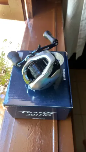 Carretilha shimano Tranx 201 - Semi Nova - Sem marcas de uso