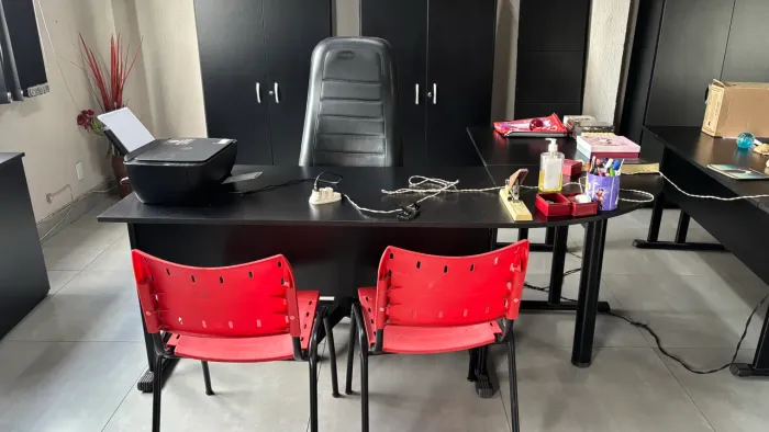 MESA DE ESCRITÓRIO