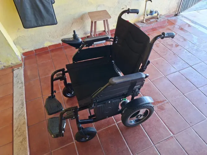 Cadeira de Rodas elétrica