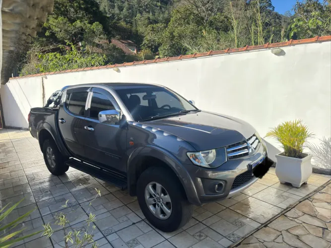 Mitsubishi L200 Triton HLS 2.4 Flex 16V CD Mec. 2015