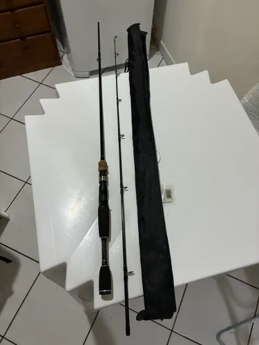 Vara de Pesca Premium 25Lbs IM7 (2 partes)
