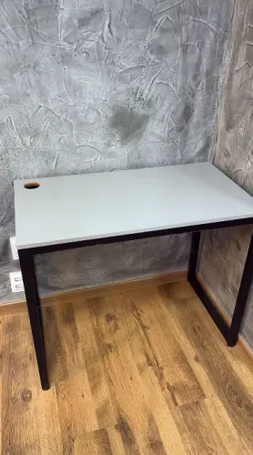 Mesa Pequena 0,90x0,50m - Compacta e Funcional!