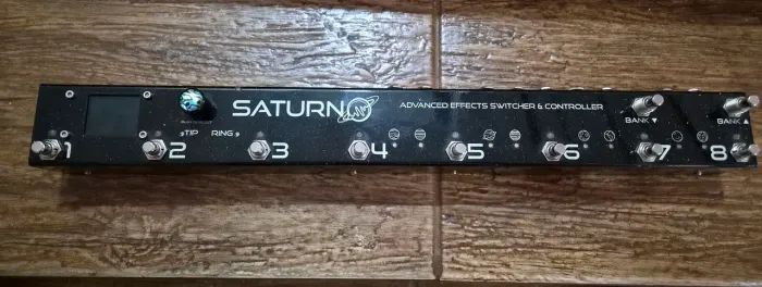 Controlador midi Saturno Titan