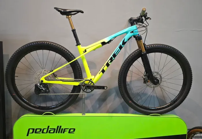 Trek Supercaliber 9.8 com upgrades M