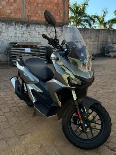 Honda ADV 160 2025 - Estado de Zero, Único Dono (Baixa Km)