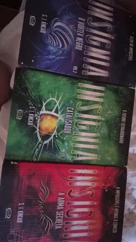 Box 3 Livros Série Insígnia - A Arma Secreta + O Vórtex Negro + O Catalisador