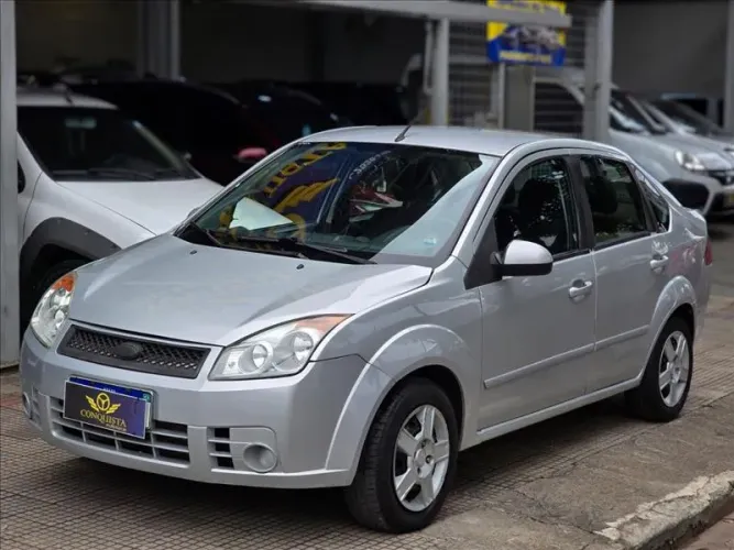 Ford Fiesta Sedan 1.0 8V Flex 4P 2010