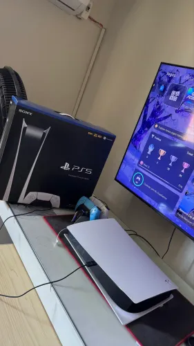 PlayStation 5 com 2 CONTROLES