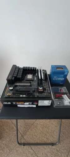 Intel i7 12700F + 2x16GB Kingston Fury Beast RGB DDR4 + Asus TUF Gaming B760 Pus Wi-fi
