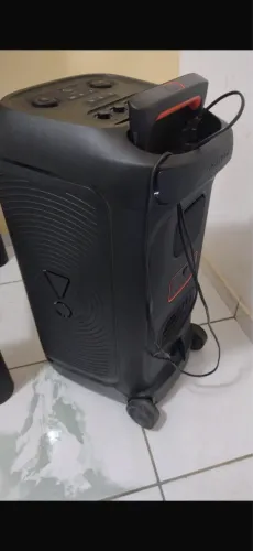 Caixa JBl 320