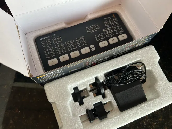 Mini Atem ISO Pro na caixa 