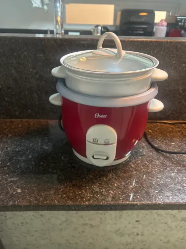 Panela elétrica de arroz facile vermelha oster