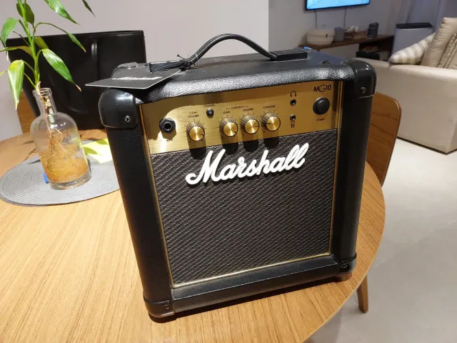 Amplificador Marshall MG10W