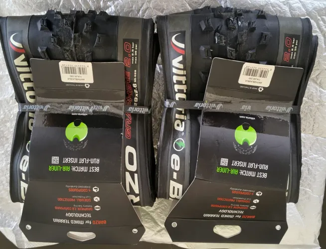 Par de pneus para bicicleta elétrica Vitória E-barzo aro 29x2.6 com G2 TNT o mais top