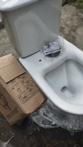 Vaso sanitário com caixa acoplada