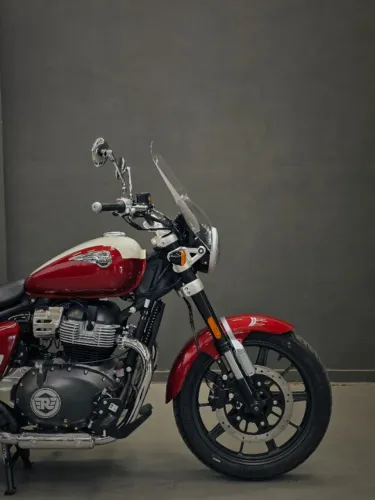 Super Meteor 650cc Celestial RED - Duvallyer Rodrigues - 21 9 9271 71 82 - Royal Enfield