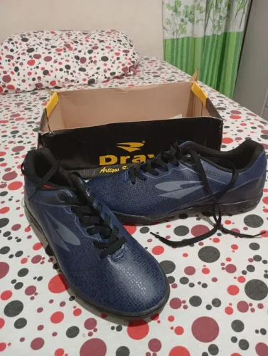 Chuteira nova nunca usada modelo dray número 43