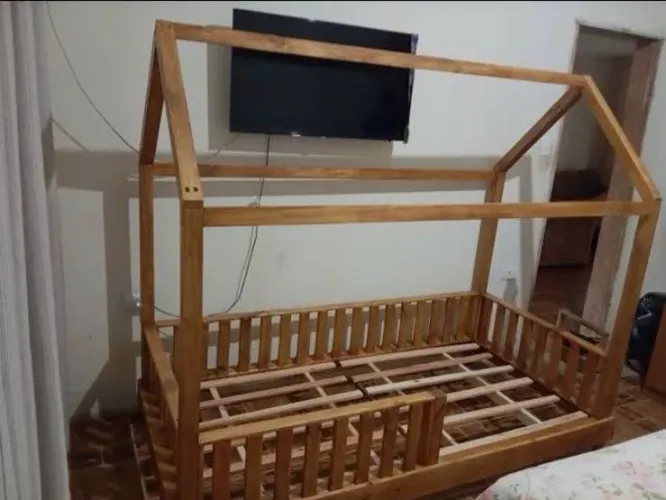 Cama montessoriano