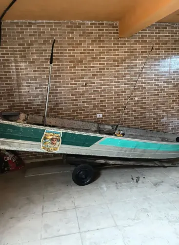 Barco de alumínio