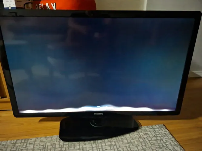TV PHILIPS 40" para retirada de peças