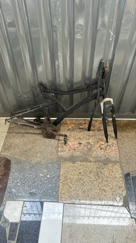 vendo quadro de caloi areo 26 (acompanha guidao e banco)