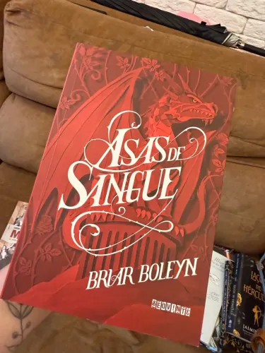 Livro Asas de Sangue - Briar Boleyn