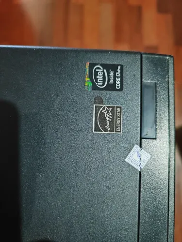 Computador Lenovo ThinkCentre SFF - Intel Core i7 vPro / 8GB / SSD 250GB