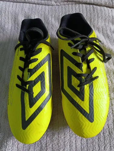 Chuteira campo ultraskin umbro