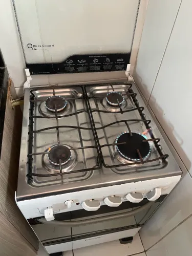 Doa-se fogão 4 bocas