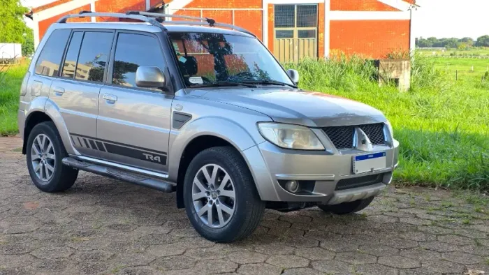 Mitsubishi Pajero TR4 2.0 Flex 16V 4X2 Mec. 2013
