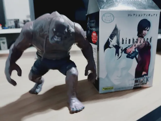 Action Figure Biohazard 4 El Gigant oficial Capcom Agatsuma