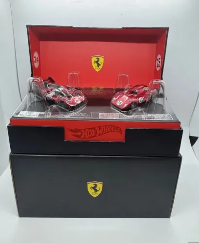 Conjunto hot Wheels Ferrari rlc heritage novo na caixa
