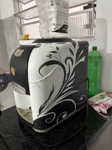 Gelagua esmaltec (não está gelando)