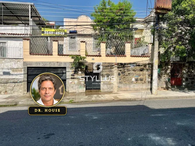Casa Ampla com 4 Quartos e 2 Vagas no Méier - Ideal para Investidores! M74Y