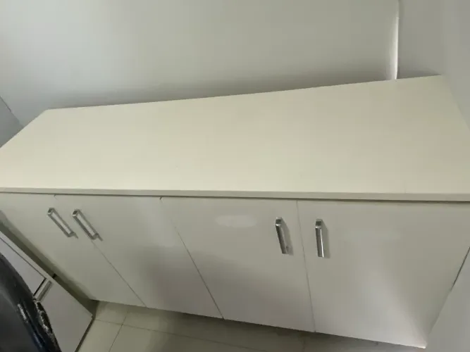 Armário - consultório, casa ou escritório.
