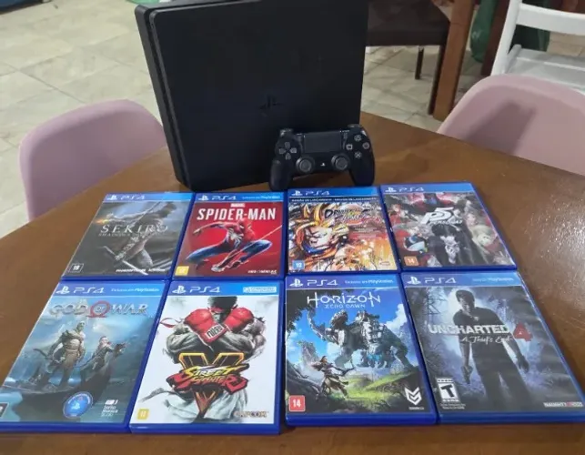 Playstation 4 Slim (PS4)