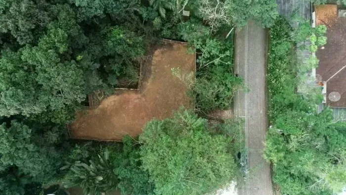 LOTE DE TERRENO COM 1.220 M2, PRAIA DE IPORANDA, GUARUJÁ-SP